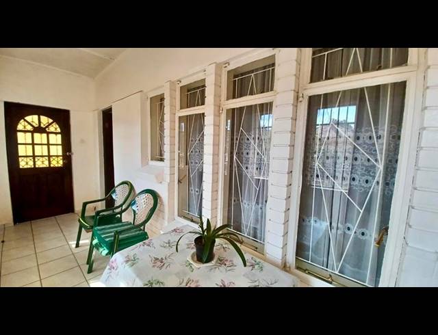 2 BEDROOM HOUSE FOR SALE IN VANDERBIJLPARK CE 1